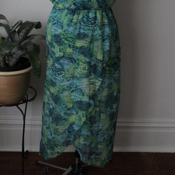 NWT Faux Wrap Printed Maxi Dress Size LG - Picture 2 of 8